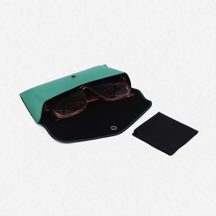 Футляр для очков на кнопке, длина 17 см, цвет зелёный Футляр для очков на кнопке, длина 17 см, цвет зелёный