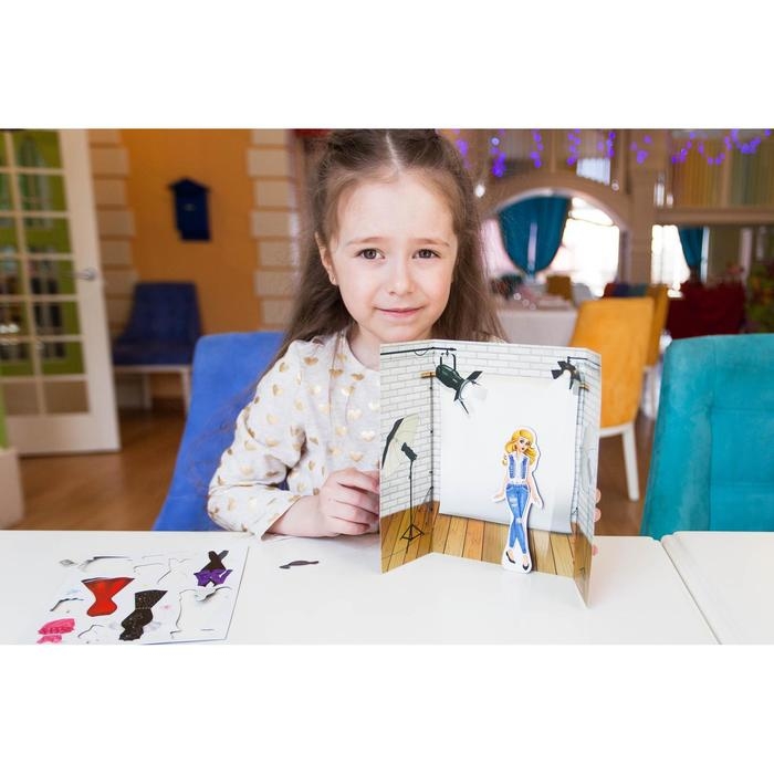 Магнитная игра &laquo;Одень куклу: топ-модель&raquo;