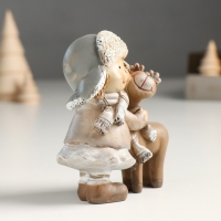 Сувенир полистоун "Малышка/Малыш в шапке-ушанке, с лосиком" беж МИКС 4х8х10,5 см