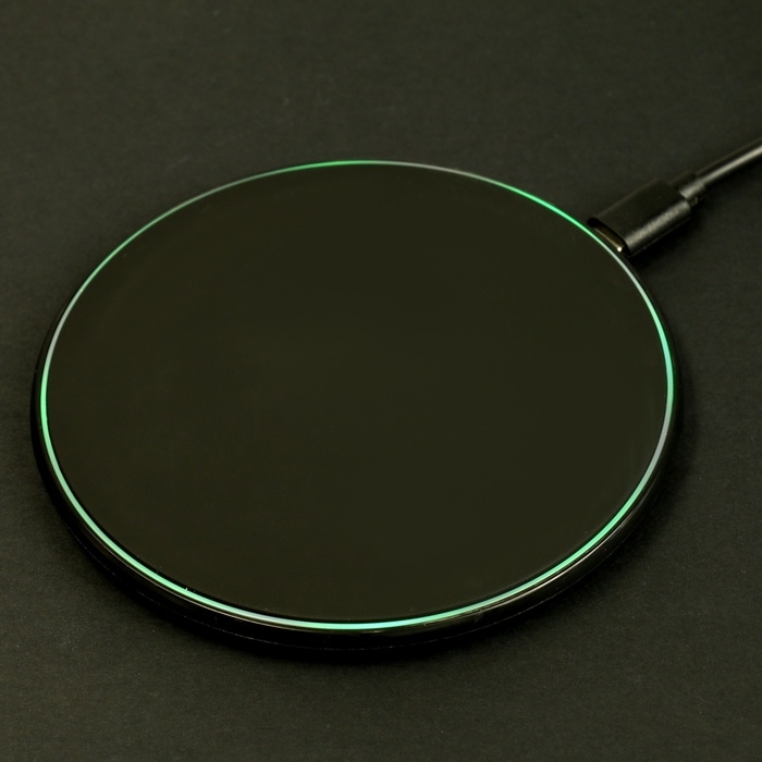 Беспроводное зарядное устройство BYZ U66, 10 Вт, 3 А, PD, чёрное Беспроводное зарядное устройство BYZ U66, 10 Вт, 3 А, PD, чёрное