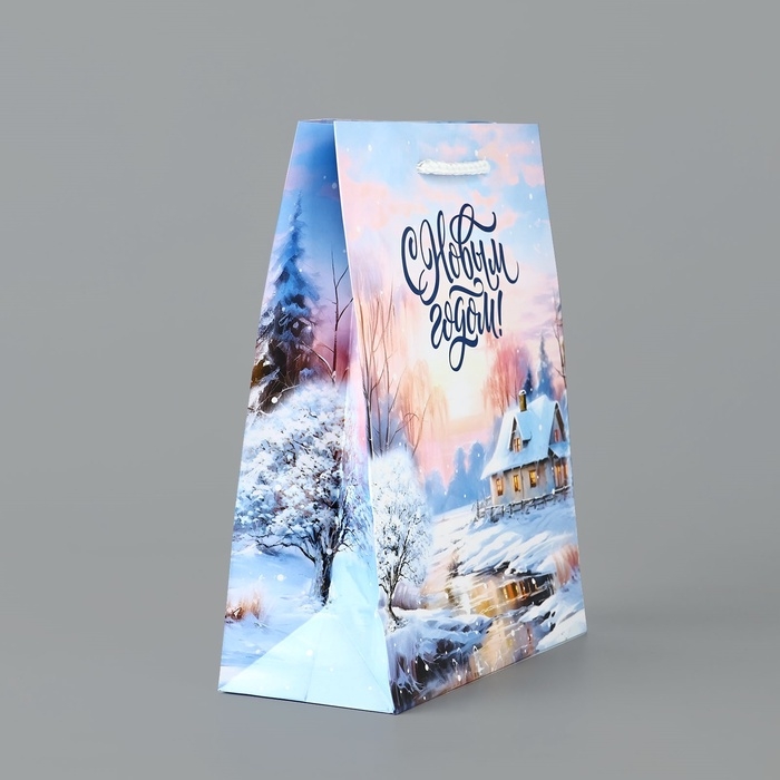 Пакет подарочный новогодний ламинированный &laquo;Зимняя деревня&raquo;, MS 18 х 23 х 8 см, Новый год