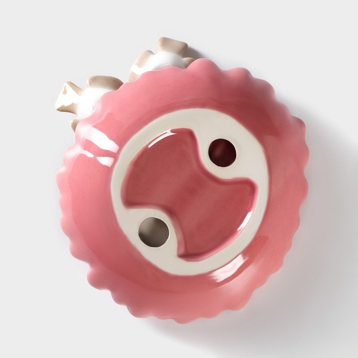 Блюдо керамическое «Голубки на цветке», 13×13,5×3 см, цвет розовый Блюдо керамическое «Голубки на цветке», 13×13,5×3 см, цвет розовый