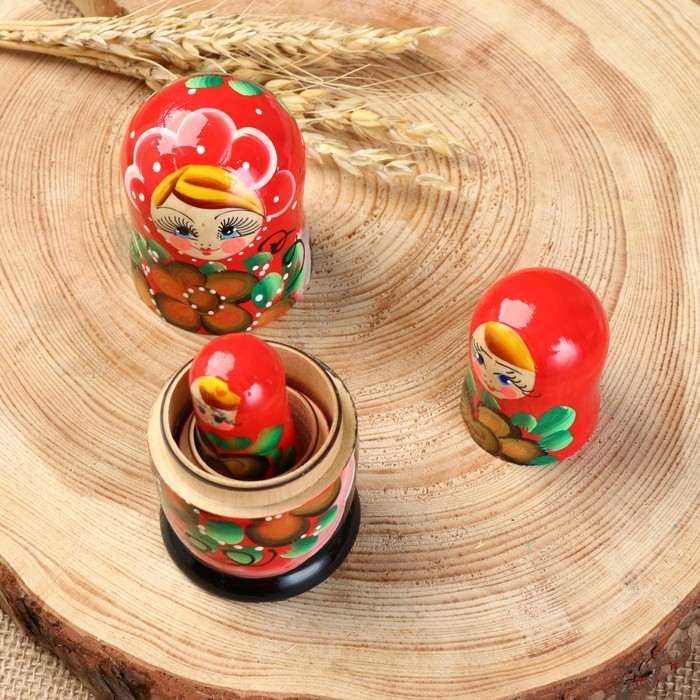 Матрёшка 3-х кукольная "Юля" 11 см, ручная роспись