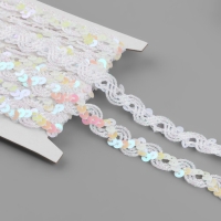 Тесьма декоративная с пайетками, 15 мм, 9,1 &plusmn; 0,5 м, цвет белый/перламутровый