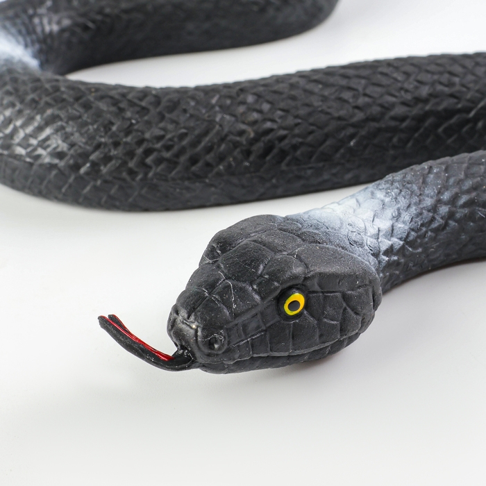Резиновая змея &laquo;Чёрная мамба&raquo;