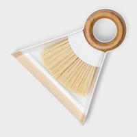 Щётка с совком Raccoon Meli, бамбуковая ручка, совок 18×16,5×4 см, щётка 15×11 см, ворс 5 см Щётка с совком Raccoon Meli, бамбуковая ручка, совок 18×16,5×4 см, щётка 15×11 см, ворс 5 см