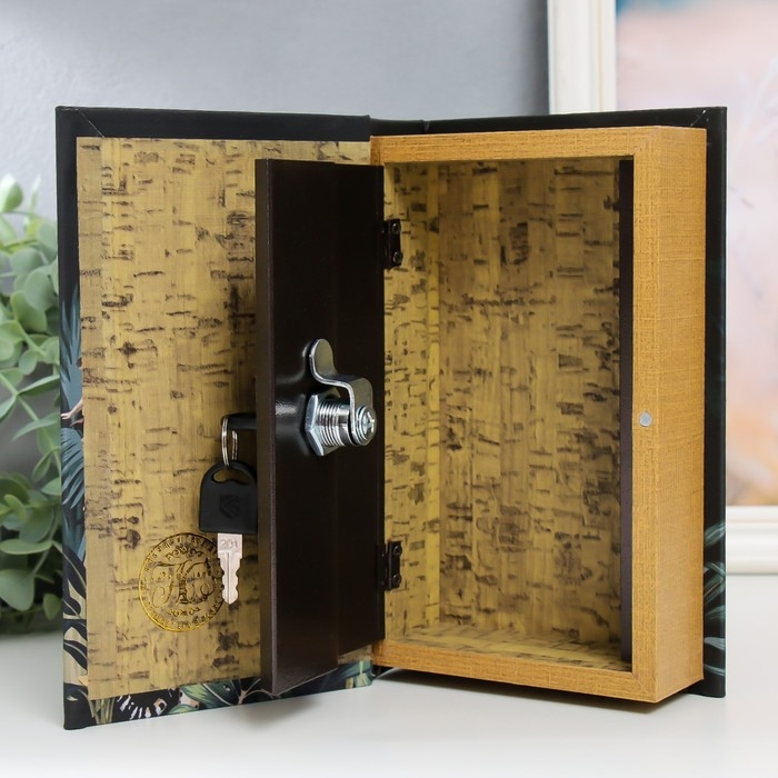 Сейф-книга дерево кожзам Сейф-книга дерево кожзам "Звери в тропиках" 21х13х5 см