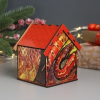 Новогодний чайный домик "Змея. Удачи" 10,5х9,5х12 см Новогодний чайный домик "Змея. Удачи" 10,5х9,5х12 см