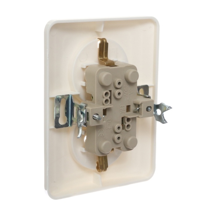 Розетка двухместная Luazon Lighting Розетка двухместная Luazon Lighting "Орион", 16 А, скрытая, с з/к, белая