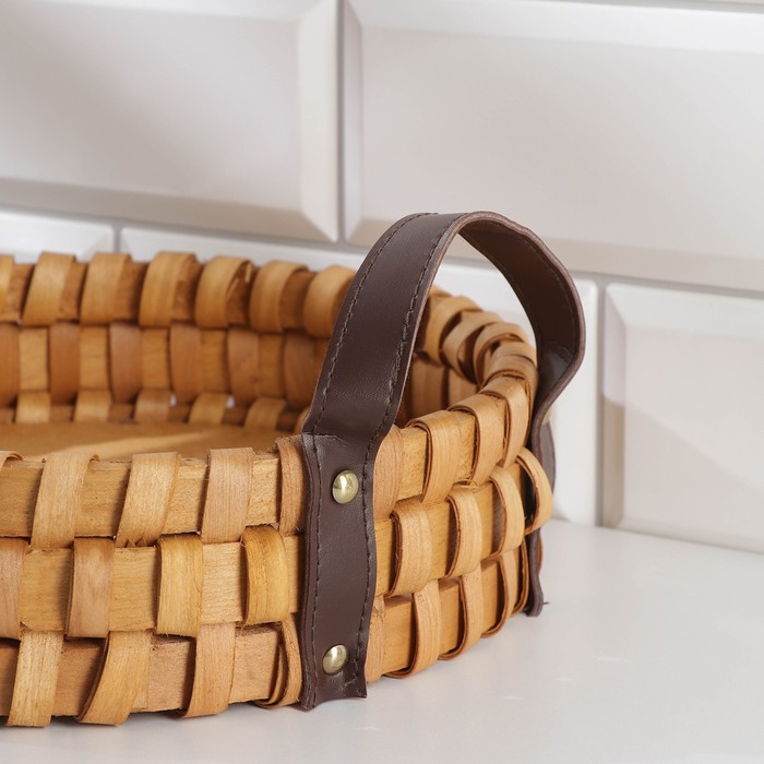 Поднос-корзинка для завтрака Доляна &laquo;Массив&raquo;, с ручками из искусственной кожи, d=25 см