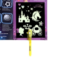 Активити-книжка с рисунками светом &laquo;Принцессы&raquo;, ручка с фонариком и невидимыми чернилами