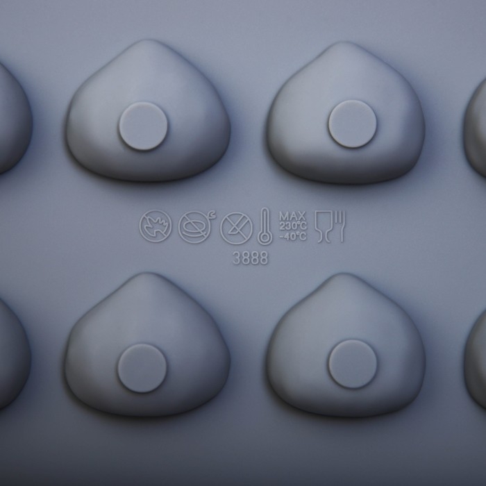 Форма для конфет и шоколада Доляна &laquo;Орешки&raquo;, силикон, 30&times;17,5&times;1,5 см, 24 ячейки (3&times;2,6 см) , цвет серый