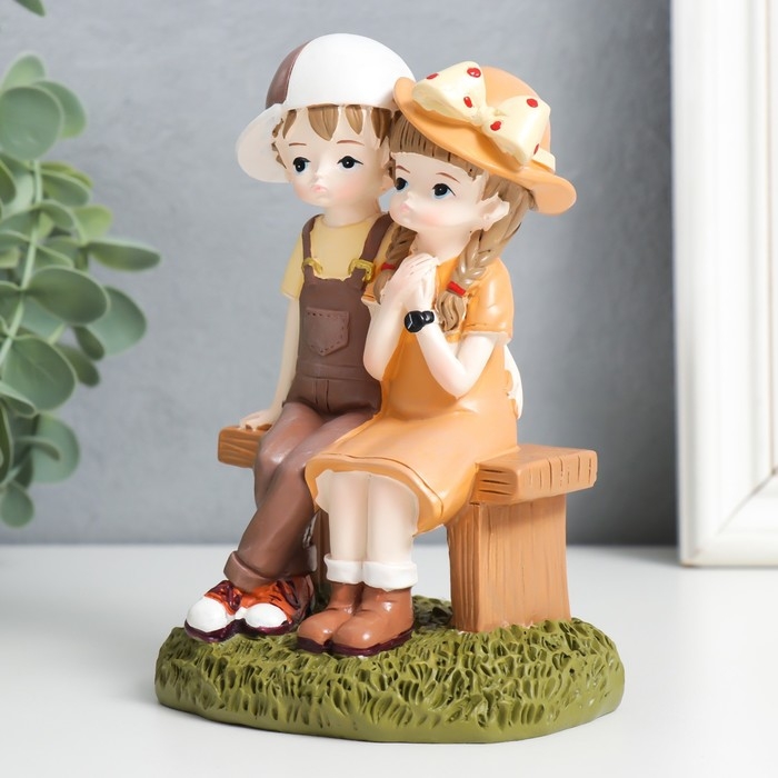 Сувенир полистоун Сувенир полистоун "Мальчик и девочка на скамейке" МИКС 7х10,3х14,5 см