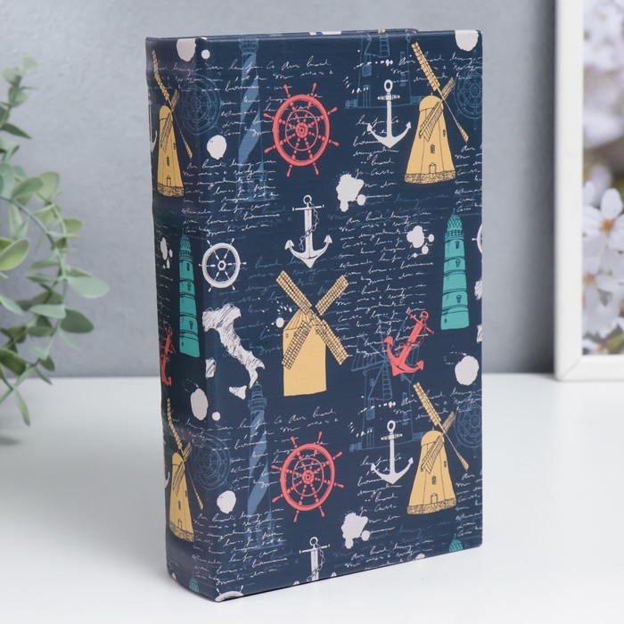 Сейф-книга дерево кожзам Сейф-книга дерево кожзам "Мельницы, штурвалы и якоря" 21х13х5 см