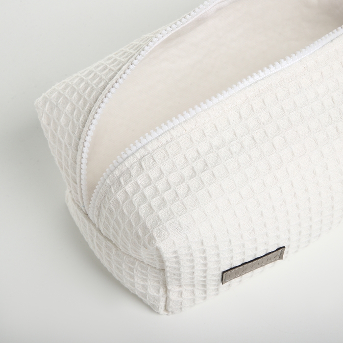 Косметичка на молнии TEXTURA, цвет белый