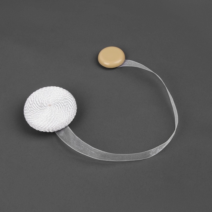 Подхват для штор «Круг», d = 5,5 см, цвет белый Подхват для штор «Круг», d = 5,5 см, цвет белый