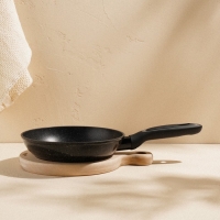 Сковорода алюминиевая с антипригарным покрытием SL Home, d=20, h=4,3 см, индукция, цвет чёрный Сковорода алюминиевая с антипригарным покрытием SL Home, d=20, h=4,3 см, индукция, цвет чёрный