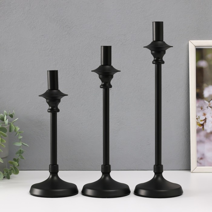 Подсвечник металл на 1 свечу Подсвечник металл на 1 свечу "Фраген" н-р 3 шт d=2 см чёрный 10х36; 10х31; 10х26 см