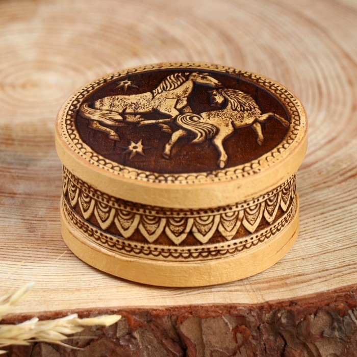 Шкатулка Шкатулка "Лошадки", круглая, береста, микс