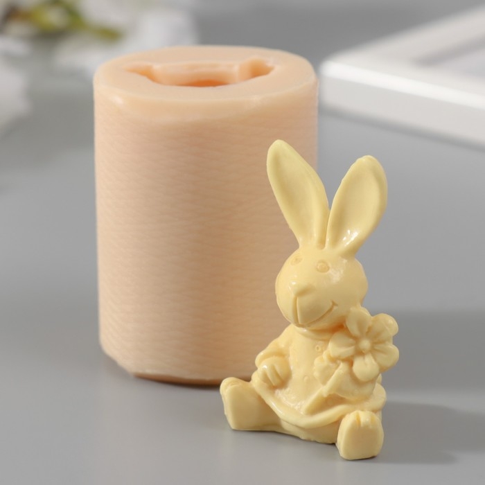 Молд силиконовый Молд силиконовый "Заяц с цветком" 3,5х3х5,5 см МИКС