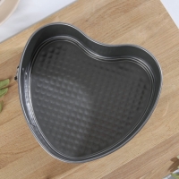Форма для выпечки Доляна &laquo;Элин. Сердце&raquo;, 19,5&times;18&times;7 см, съёмное дно, антипригарное покрытие, цвет серый
