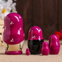 Матрёшка &laquo;Божья коровка&raquo;, фиолетовый платок, 5 кукольная, 9-11 см