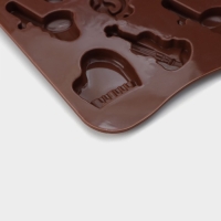 Форма для кондитерских украшений Доляна «Музыкальные инструменты», силикон, 21,5×10,5 см, 14 ячеек, цвет МИКС Форма для кондитерских украшений Доляна «Музыкальные инструменты», силикон, 21,5×10,5 см, 14 ячеек, цвет МИКС