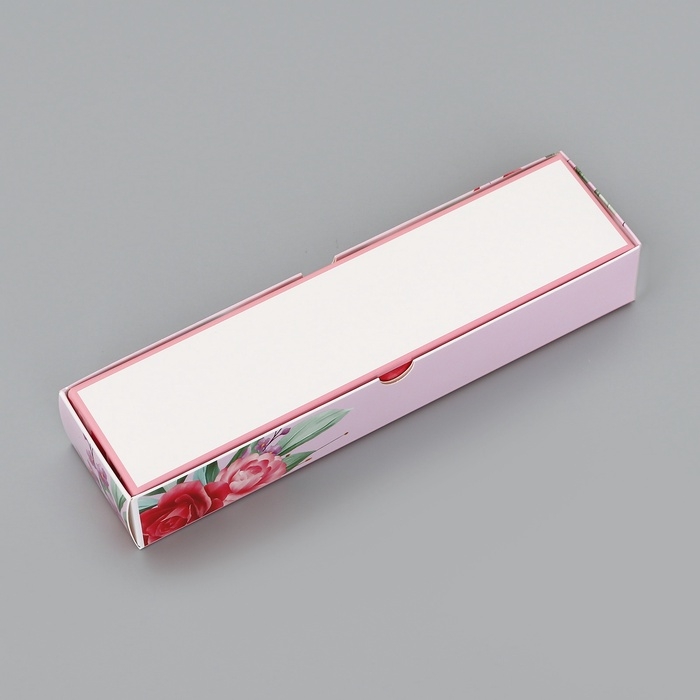 Коробка для 5 конфет с обечайкой, с окном Коробка для 5 конфет с обечайкой, с окном "Цветочки", 21 х 5 х 3,3 см. Кондитерская упаковка