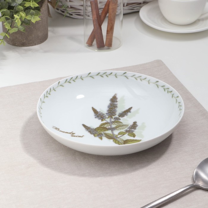 Тарелка глубокая фарфоровая &laquo;Ботаника&raquo;, 700 мл, d=20,5 см, цвет белый