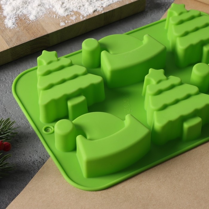 Форма для выпечки новогодняя Доляна &laquo;Новый год. Ёлка и Дед мороз&raquo;, силикон, 25&times;17 см, 6 ячеек, цвет зелёный