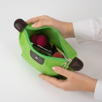 Косметичка на молнии, цвет зелёный Косметичка на молнии, цвет зелёный