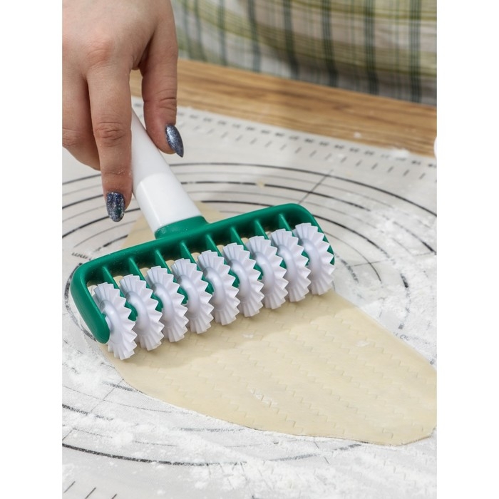 Валик для нарезки теста KONFINETTA «Сладость», фактурный, 14×17×4 см, цвет белый Валик для нарезки теста KONFINETTA «Сладость», фактурный, 14×17×4 см, цвет белый