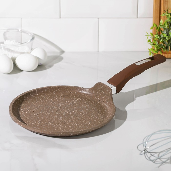 Сковорода блинная &laquo;Гранит Brown&raquo;, d=22 см, пластиковая ручка, антипригарное покрытие, цвет коричневый