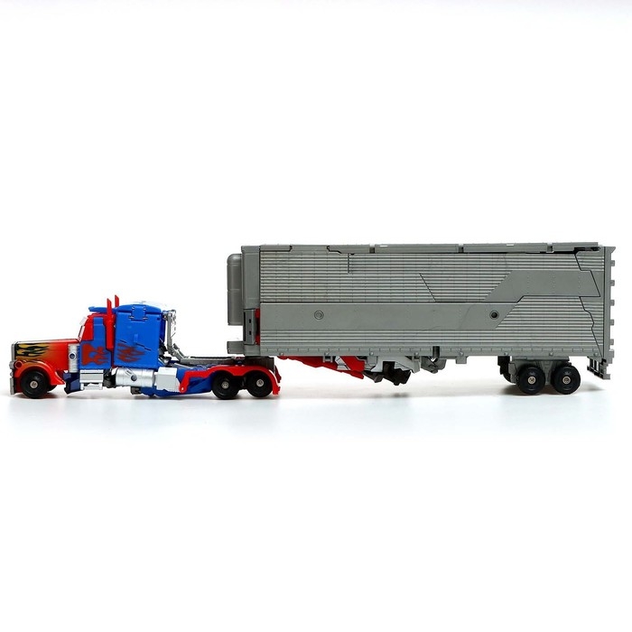 Робот &laquo;Предводитель&raquo;, с прицепом, трансформируется