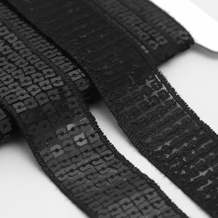 Лента декоративная с квадратными пайетками, 2,5 см, 9 &plusmn; 0,5 м, цвет чёрный