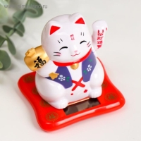 Маятник пластик от солнечной батареи "Кот Манэки-нэко в жилетке" МИКС 9х7,5х7 см Маятник пластик от солнечной батареи "Кот Манэки-нэко в жилетке" МИКС 9х7,5х7 см