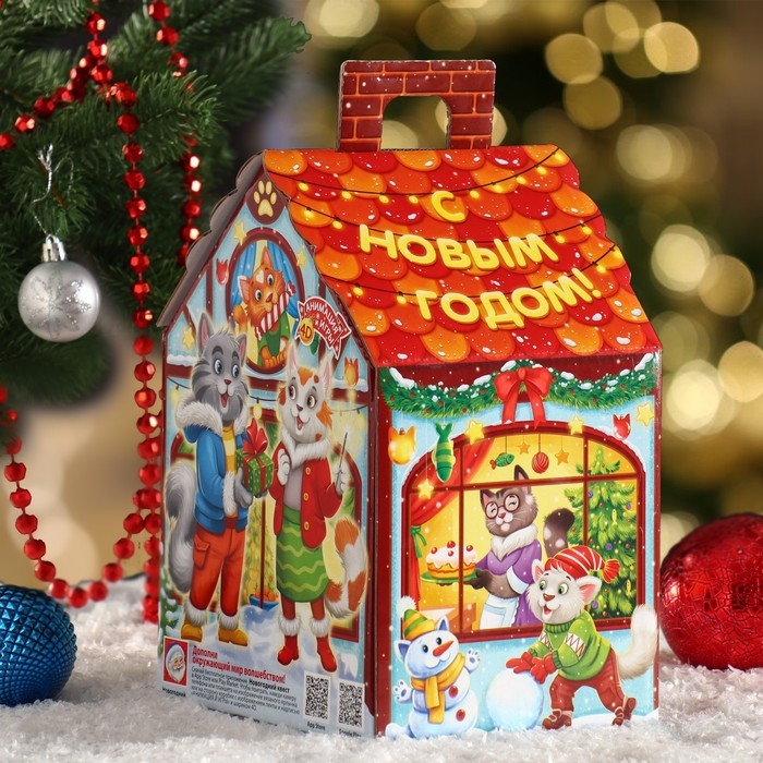 Новый год. Подарочная коробка "Дружная семейка", 17 х 14,5 х 24,5 см.