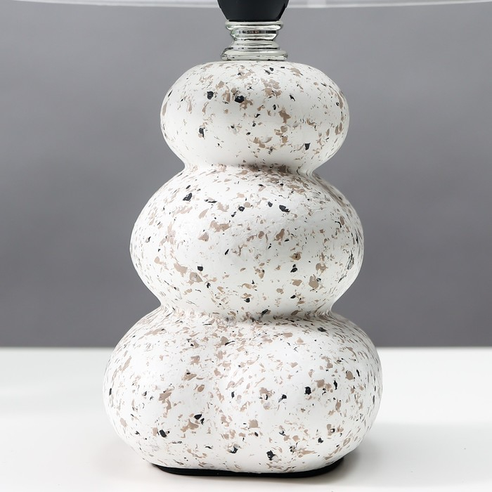 Настольная лампа 16821/1WT E14 40Вт белый h.30см RISALUX