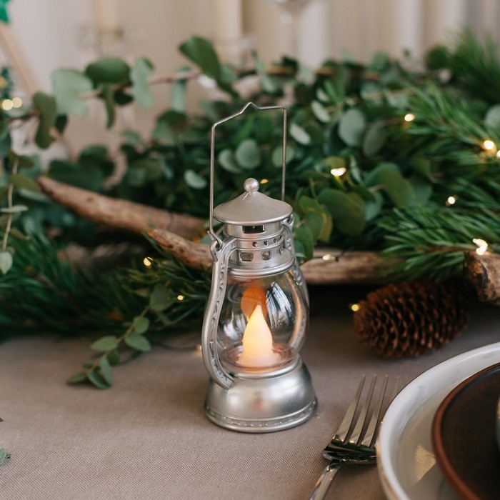 Светодиодная фигура &laquo;Серебристый фонарь&raquo; 8 &times; 12 &times; 6 см, пластик, батарейки AG13х3 (в комплекте), свечение тёплое белое