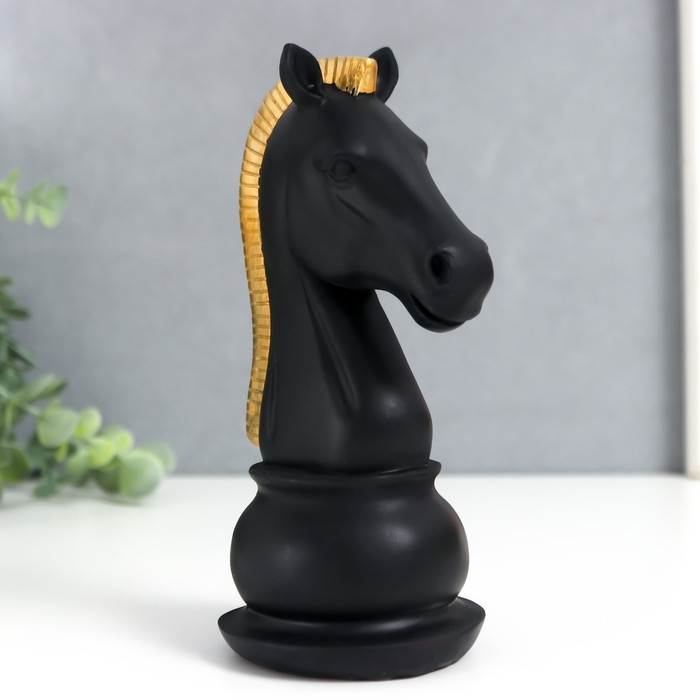 Сувенир полистоун "Шахматная фигура. Конь" чёрный с золотой гривой 19,5х10х8 см