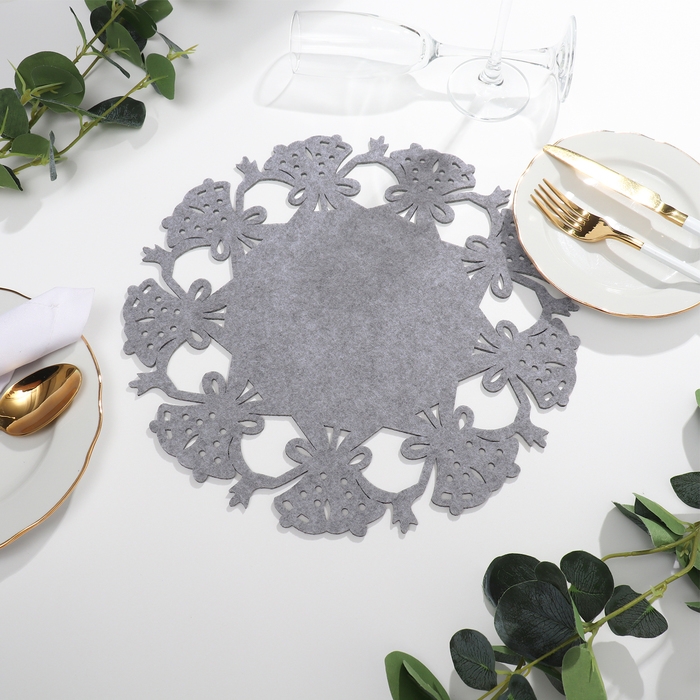 Салфетка новогодняя декоративная Доляна &laquo;Колокольчики&raquo;, цвет серый, d 30 см, фетр