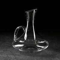 Декантер стеклянный с ручкой &laquo;Мэрло&raquo;, 1,9 л