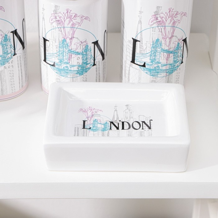 Набор аксессуаров для ванной комнаты &laquo;Города&raquo;, 4 предмета (дозатор 270 мл, мыльница 2 стакана), цвет МИКС