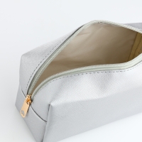 Косметичка на молнии, цвет серебряный Косметичка на молнии, цвет серебряный