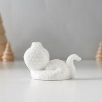 Сувенир керамика "Белая кобра" с золотом 4,3х6,4х4,8 см Сувенир керамика "Белая кобра" с золотом 4,3х6,4х4,8 см