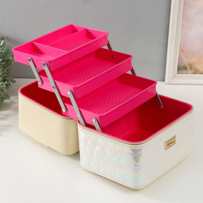 Шкатулка кожзам для косметики Шкатулка кожзам для косметики "Сердца голография. Этажи" кофе с молоком 24,5х20,5х27 см