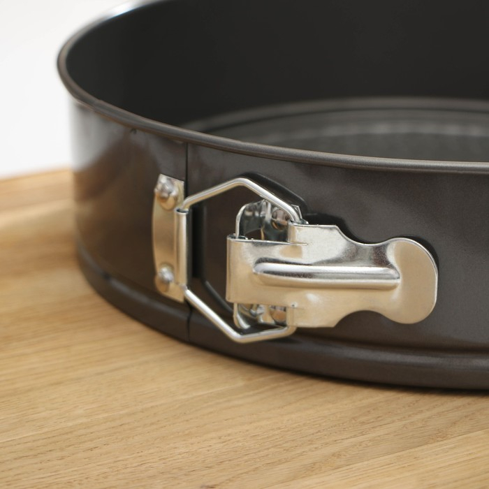 Набор форм для выпечки Доляна &laquo;Элин. Круг&raquo;, 3 предмета: d=24/26/28 см, съёмное дно, антипригарное покрытие, цвет чёрный