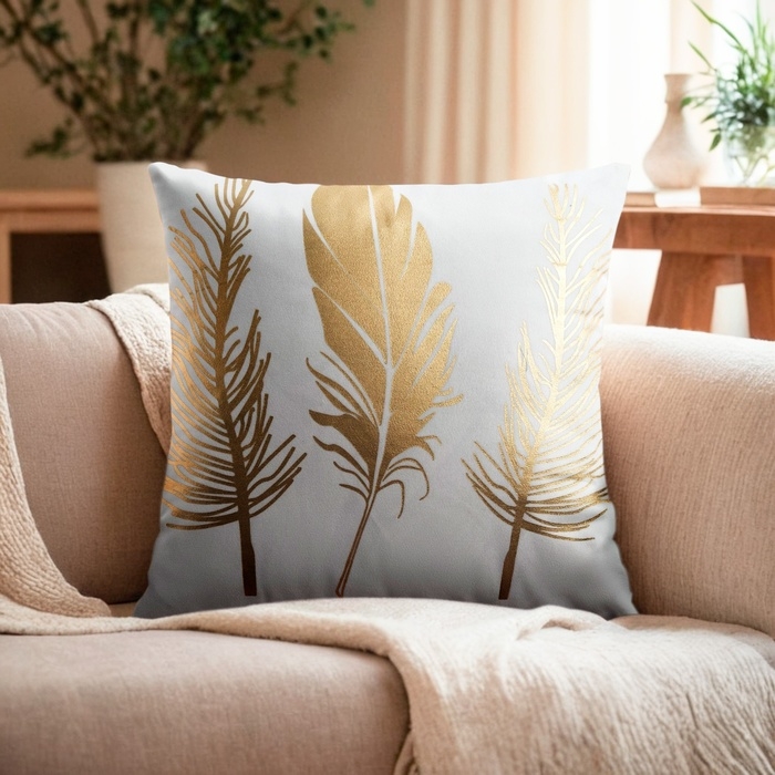 Наволочка декоративная Этель &laquo;Перья&raquo;, 43*43 см, 100% п/э