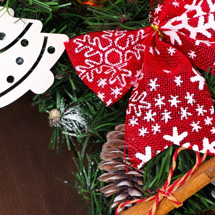 Венок праздничный &laquo;Новогодняя звезда",45 см, ручная работа