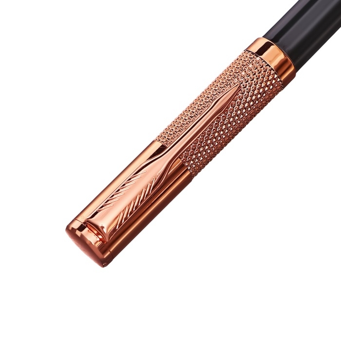 Ручка подарочная шариковая в кожзам футляре поворотная ПБ корпус черный/золото Ручка подарочная шариковая в кожзам футляре поворотная ПБ корпус черный/золото